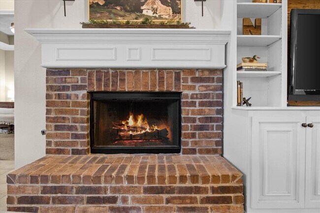 Building Photo - 5025 Pyrenees Pass