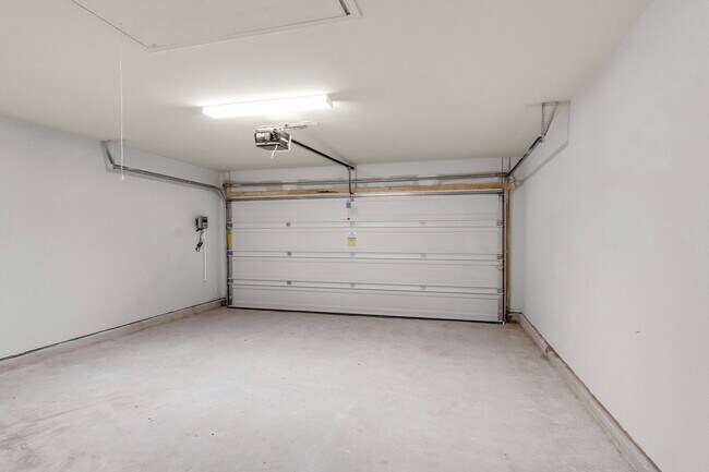 Building Photo - 117 Nathaniel Dr