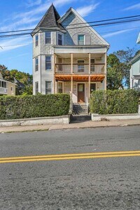 Building Photo - 221 Willow St