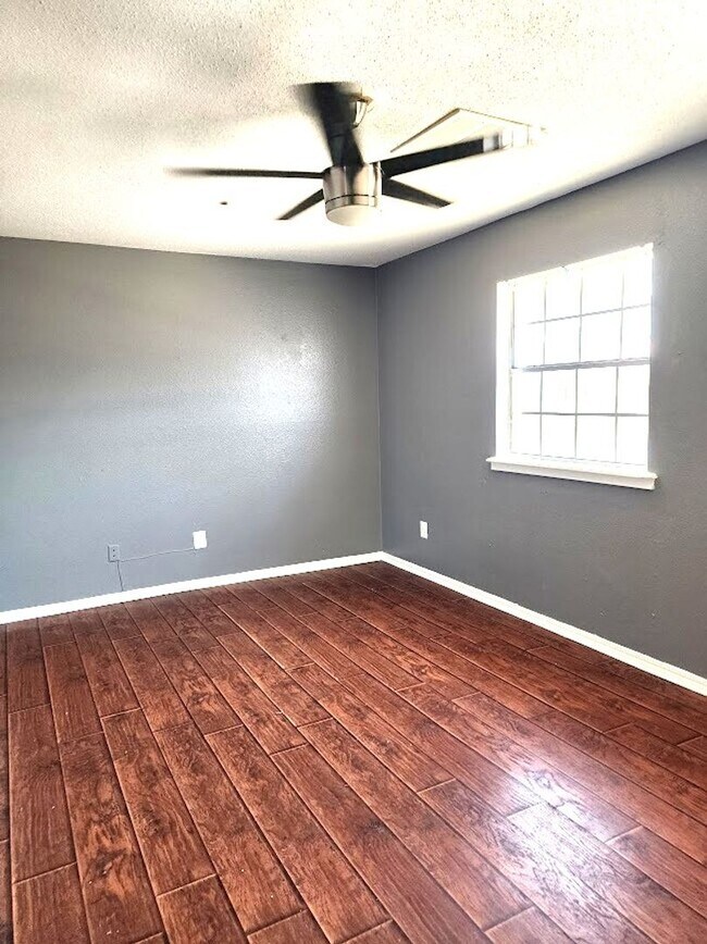 Building Photo - 3 Bed 2.5 Bath Apt NW OKC