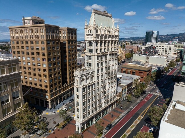Building Photo - 1615 Broadway