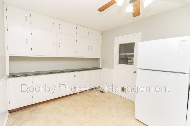 Building Photo - 4718 Hal Dr