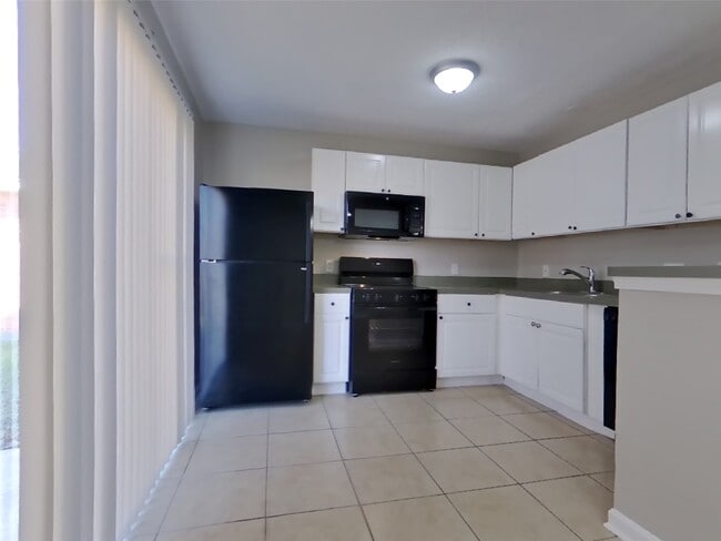 Building Photo - 3126 Kelling St