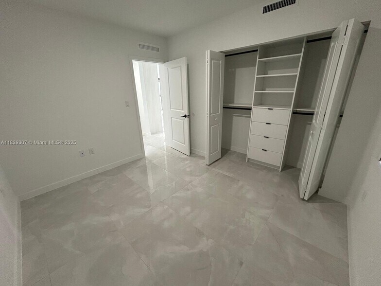 Building Photo - 14560 SW 261st Ter