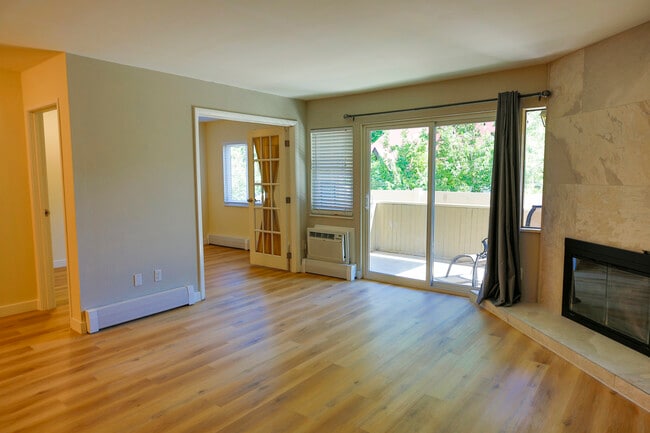 Building Photo - 3120 Corona Trl