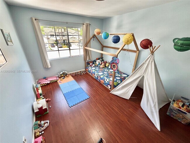 Building Photo - 5952 NW 47th Terrace