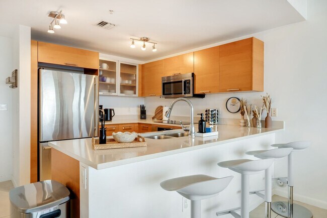 Building Photo - 3256 NE 1st Ave