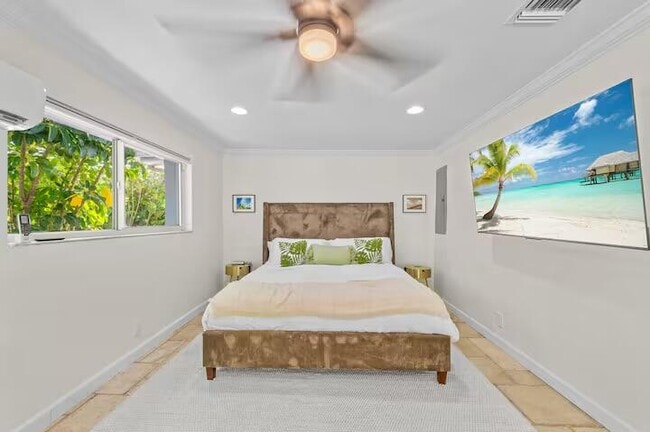 Building Photo - 2780 NE 16th St