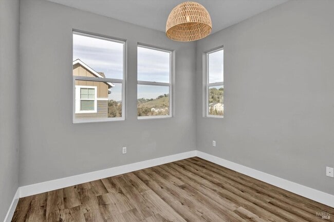 Building Photo - 297 Gambrel Cir