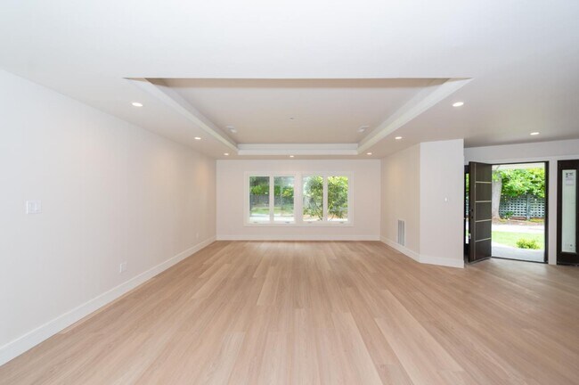 Building Photo - 9 Odell Pl