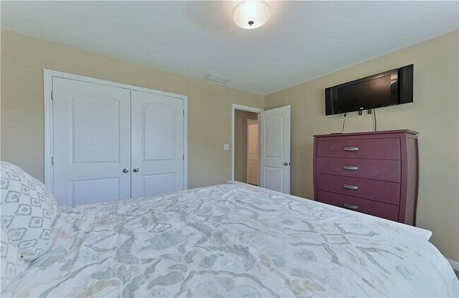 Building Photo - 5 Bedroom 3.5 Bathroom House in Douglasville GA