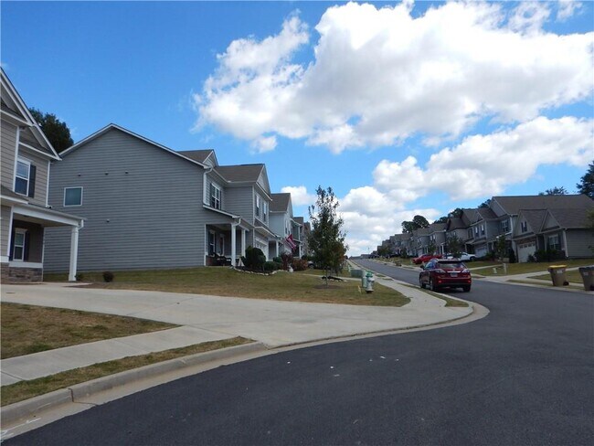 Building Photo - 720 Country Ridge Dr