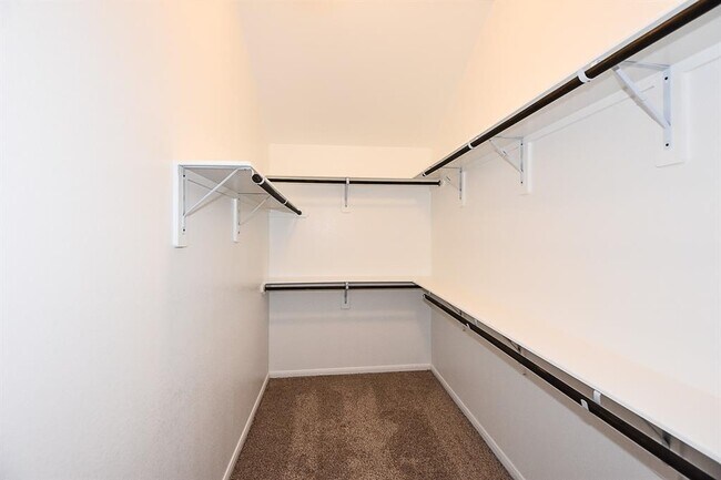 Building Photo - 23818 Willow Haven Dr
