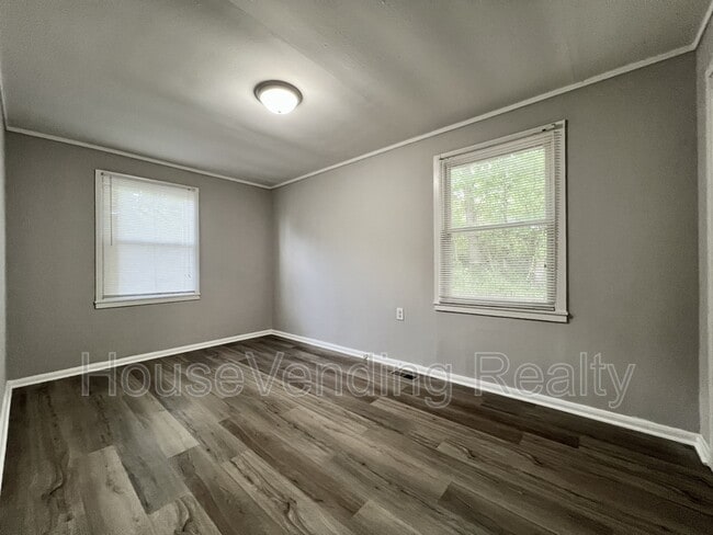 Building Photo - 310 Norris Ave