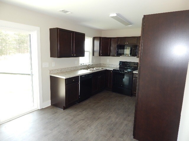 Building Photo - 401 Bee Cv Wy
