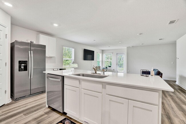 Building Photo - 535 Mary Lou Way