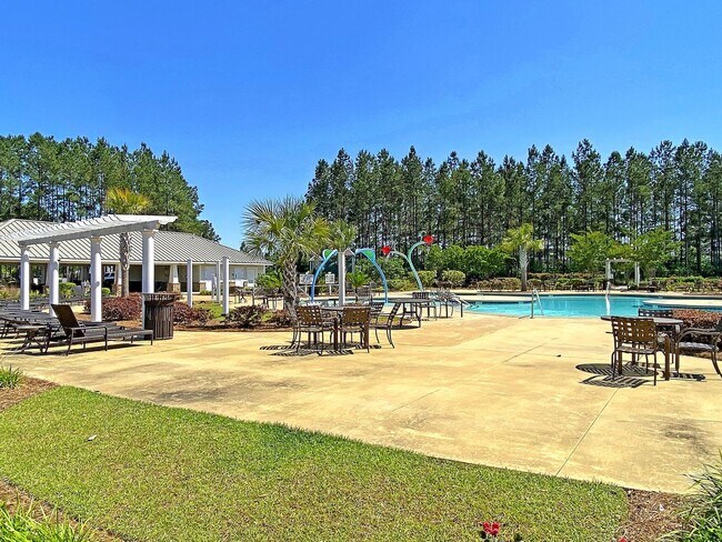 Building Photo - Meticulous 3 Bedroom Home in Lindera Prese...