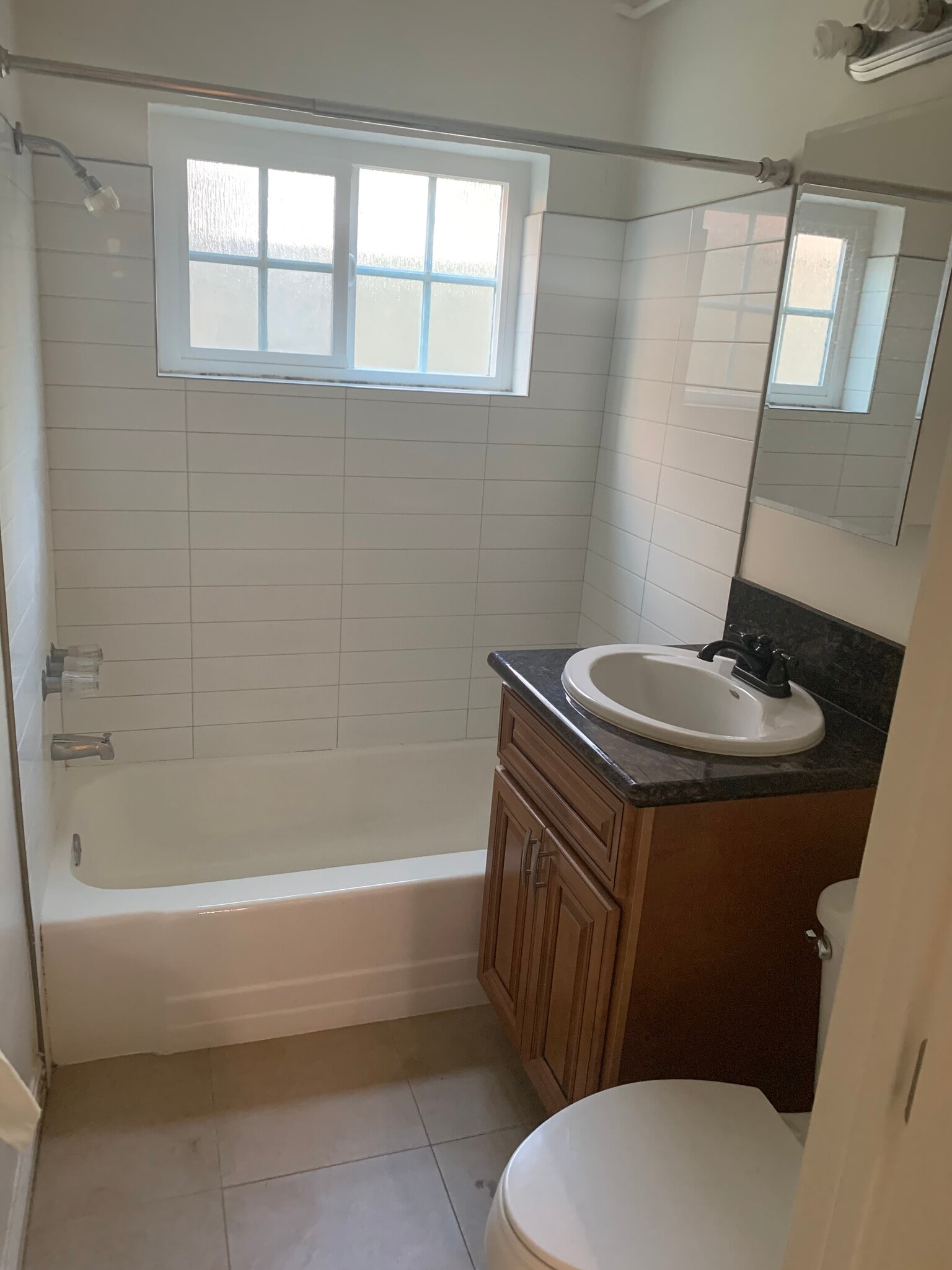 Building Photo - 1020 Palm Ave