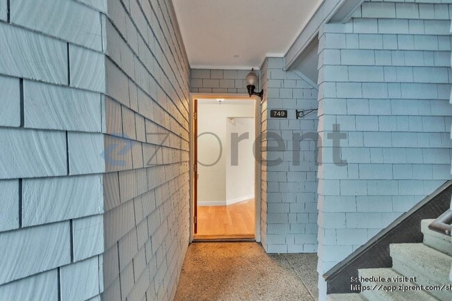 Building Photo - 749 Barnegat Ln