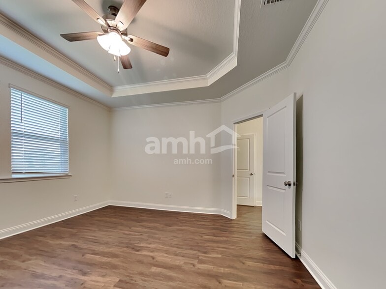 Building Photo - 264 Banyan Frst Dr
