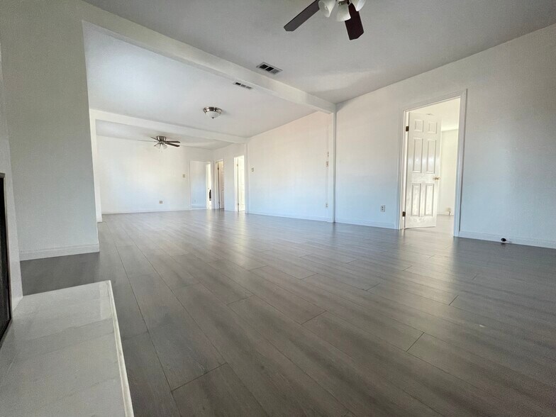 Building Photo - 3831 Drysdale Ave