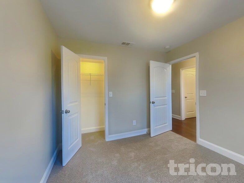 Building Photo - 2013 Mansker Dr