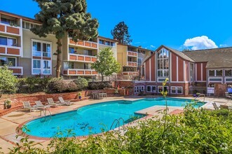 Building Photo - 6305 Green Valley Cir