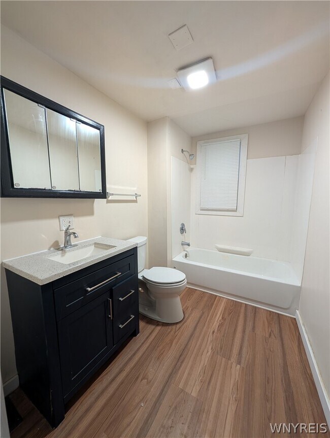 Building Photo - 67 Barton St