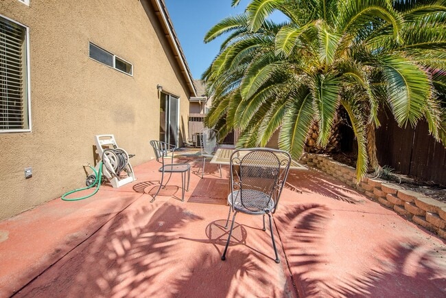 Building Photo - Sycamore Ranch East Woodland