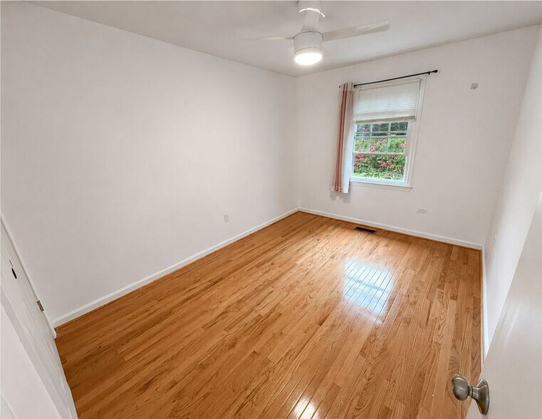 Building Photo - 4360 Greenberry Ln