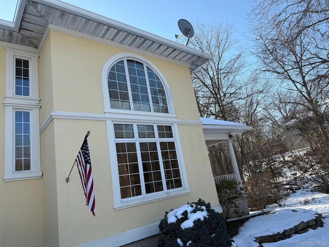 Building Photo - 88 Pierce Cir