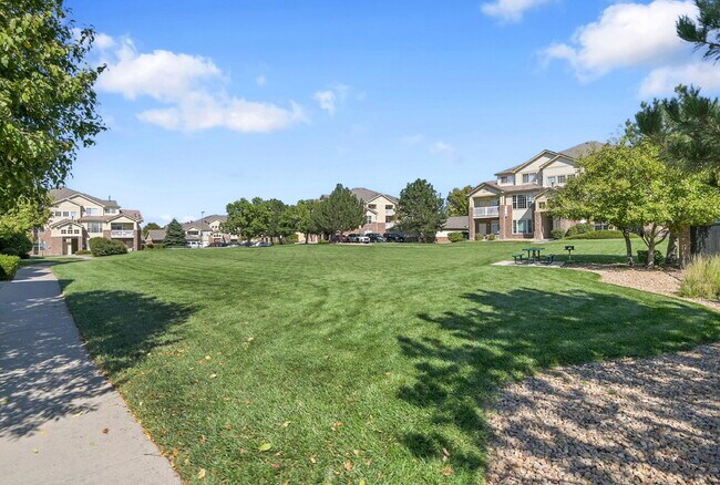 Building Photo - $1,900 - 2 Bed, 2 Bath Condo in Aurora with AC and In Unit Laundry!