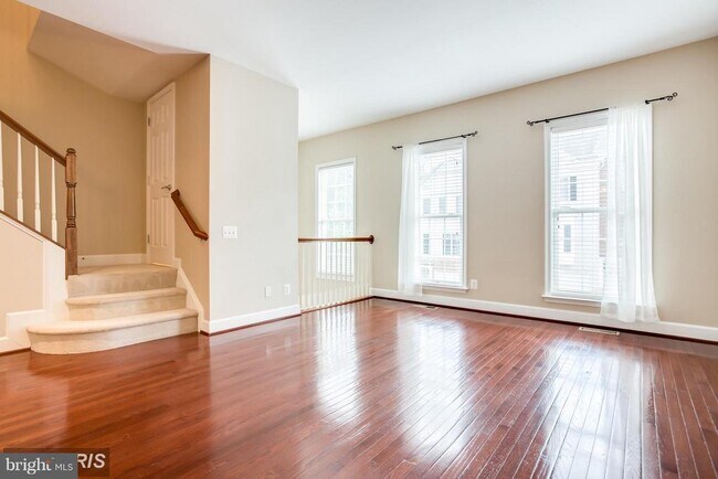 Building Photo - 2159 Oberlin Dr