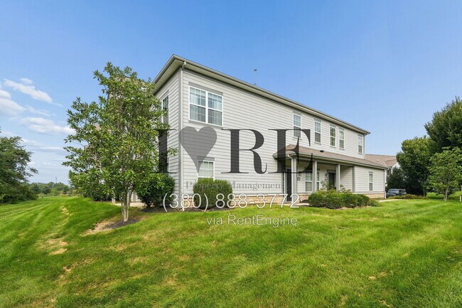 Building Photo - 600 Redwood Ln