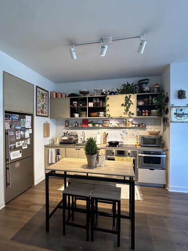 Building Photo - 2030 8th St NW