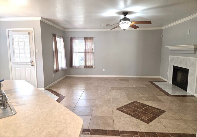 Building Photo - 18011 Featherfield Ln