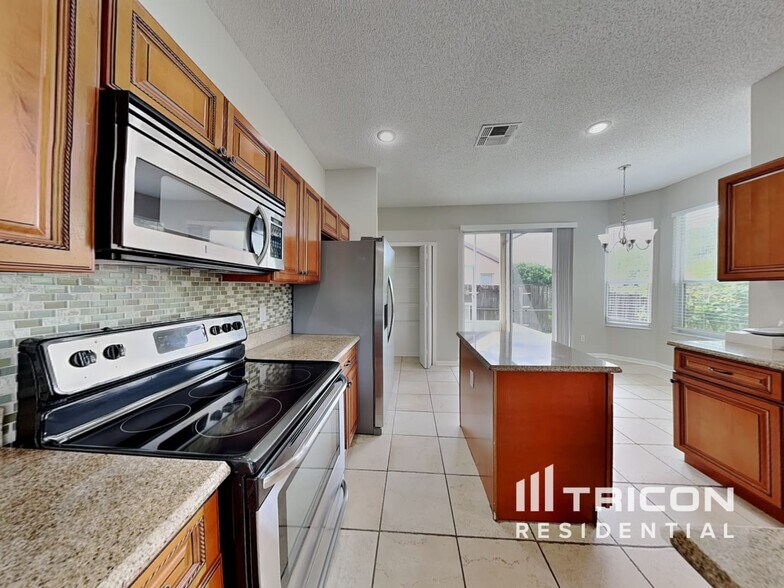 Building Photo - 2802 River Ridge Dr