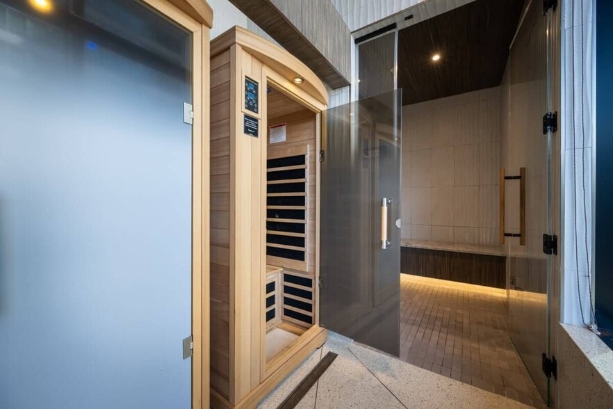 Building Photo - 353 N Halsted St