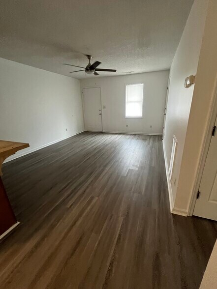 Building Photo - 89 Vine St