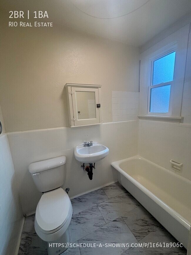 Building Photo - 1329 E 11th Ave