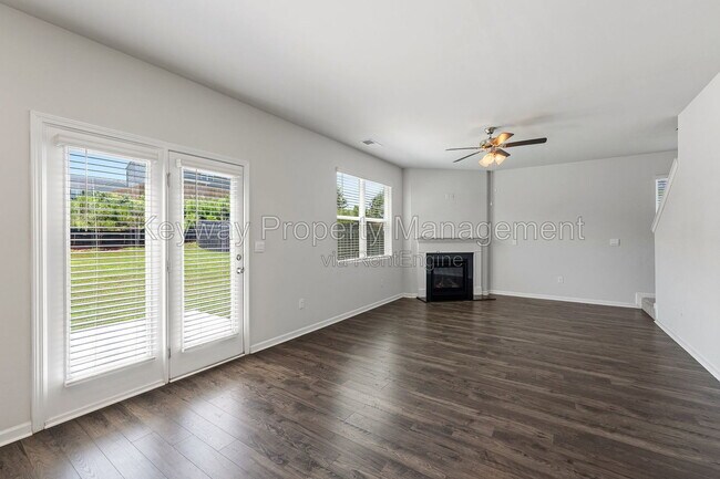 Building Photo - 504 Myrtle Crst