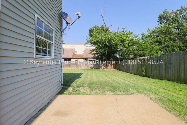 Building Photo - 3 Bed | 1.5 Bath in Central Tulsa! ***Accepts Vouchers***
