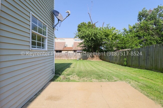 Building Photo - 3 Bed | 1.5 Bath in Central Tulsa!