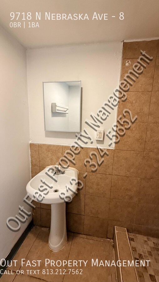 Building Photo - 9718 N Nebraska Ave