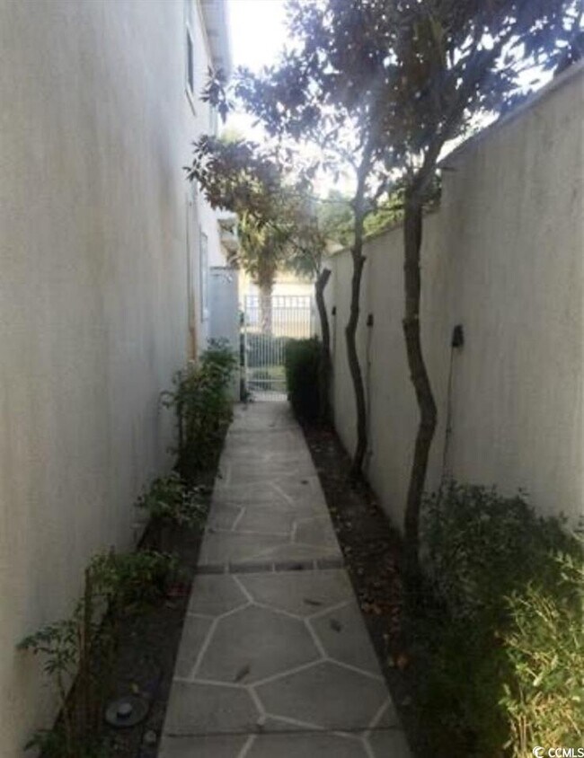 Building Photo - 4327 Windy Heights Dr