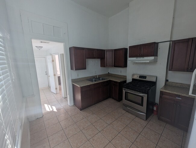 Building Photo - 1812 Washington Ave