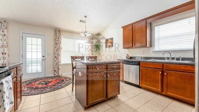 Building Photo - 22 Oakwood Dr