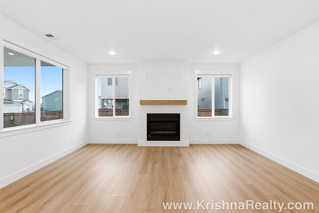 Building Photo - Spacious 5 BR | 3 BA | Modern Corner-Lot Single-Family Home | Farmstead Crossing Neighborhood