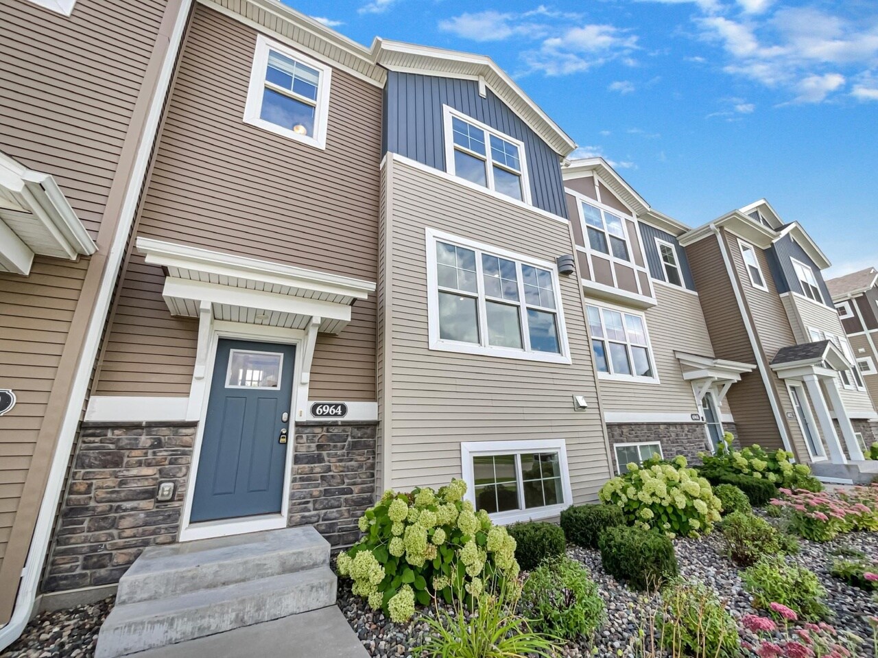 Building Photo - 6964 Huckleberry Dr