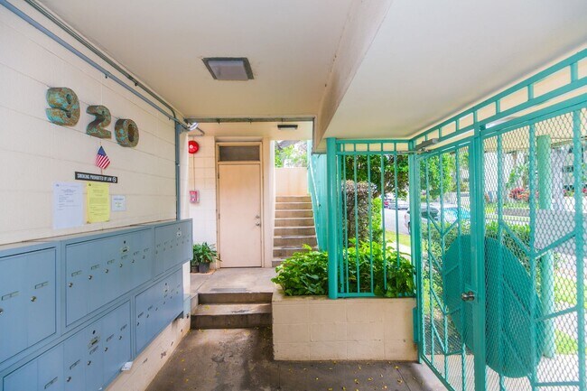 Building Photo - Bishop Manor Unit 22